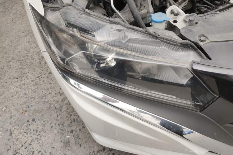 Used Honda Gienia 2017 1.5L Manual Classic Edition Right Front Headlight