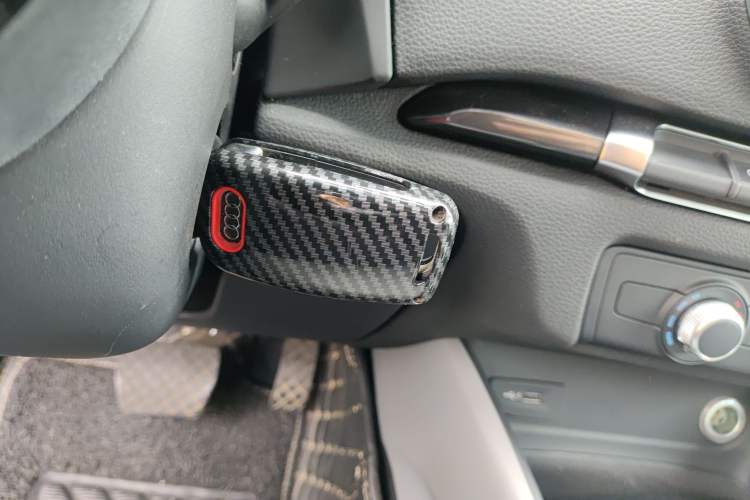 Used Audi A3 2019 Limousine 35 TFSI Fashion Edition China VI Emission Standard Vehicle Key