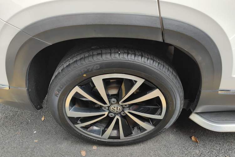 Used Volkswagen Tharu 2019 330TSI Four-Wheel Drive Luxury Edition China VI Standard Right Rear Wheel Hub