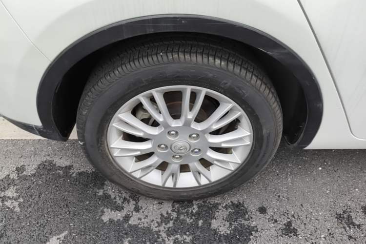 Used CHANGAN Eado 2013 1.6L Automatic ZhiKu Model China IV Standard Exterior 5