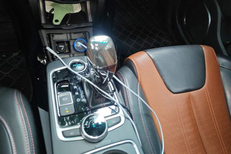 Used BYD Qin New Energy 2015 1.5T Dual-Crown Flagship Plus Edition Gear Lever