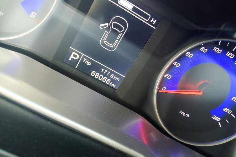 Used Geely Auto Emgrand 2016 Sedan 1.5L CVT Upward Version