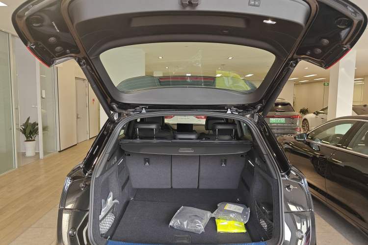 Used Audi Q5L 2025 quattro 45th Anniversary Edition 45 TFSI Luxury Dynamic Model