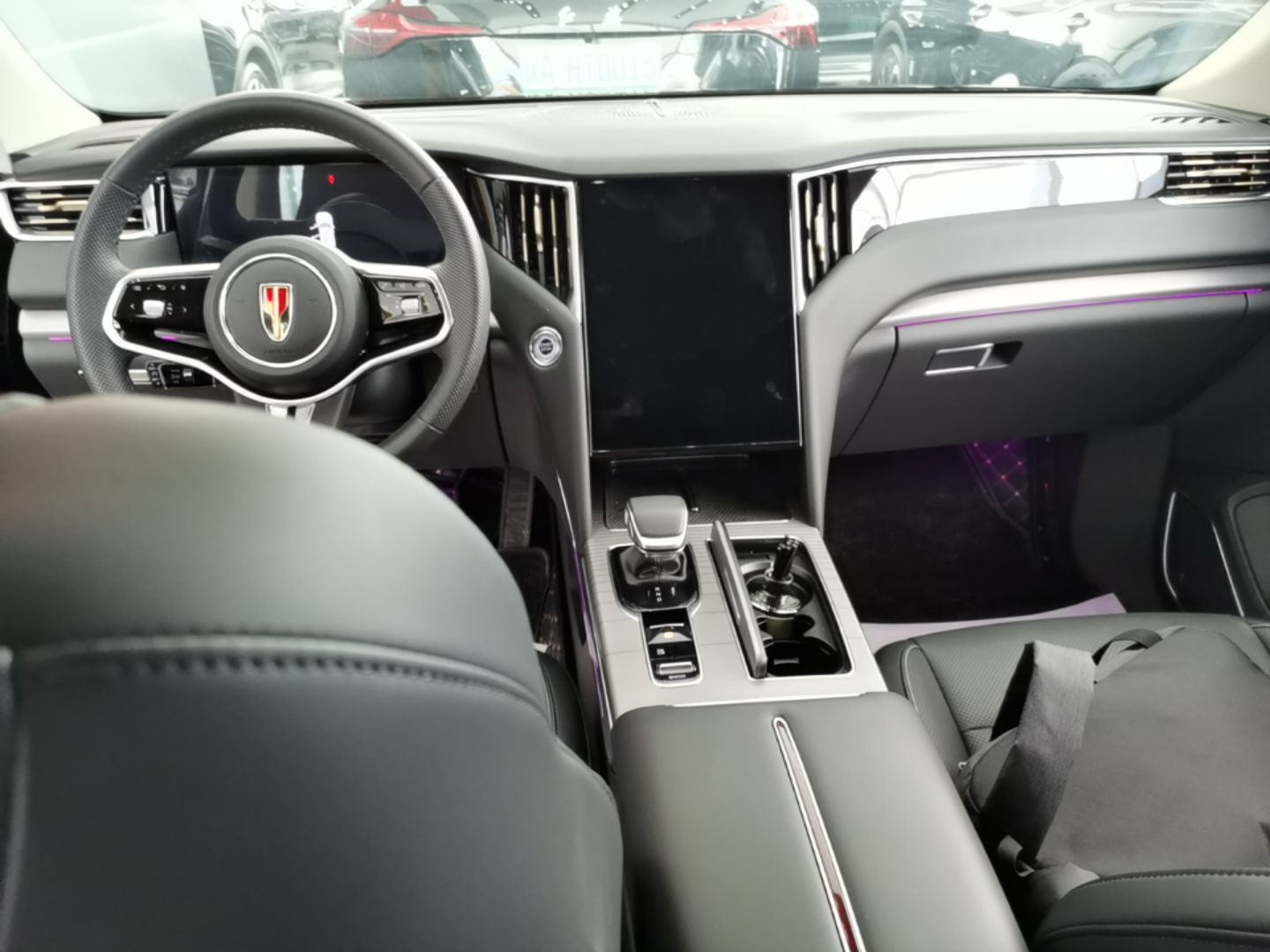 Hongqi HS7 PHEV 2024 2.0T PHEV Four-Wheel Drive Flagship Edition 6 Seats — снимка 12