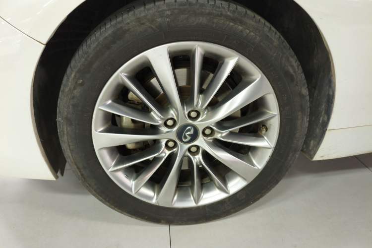 Used Infiniti Q50L 2018 2.0T Enjoyment Version China V Standard
