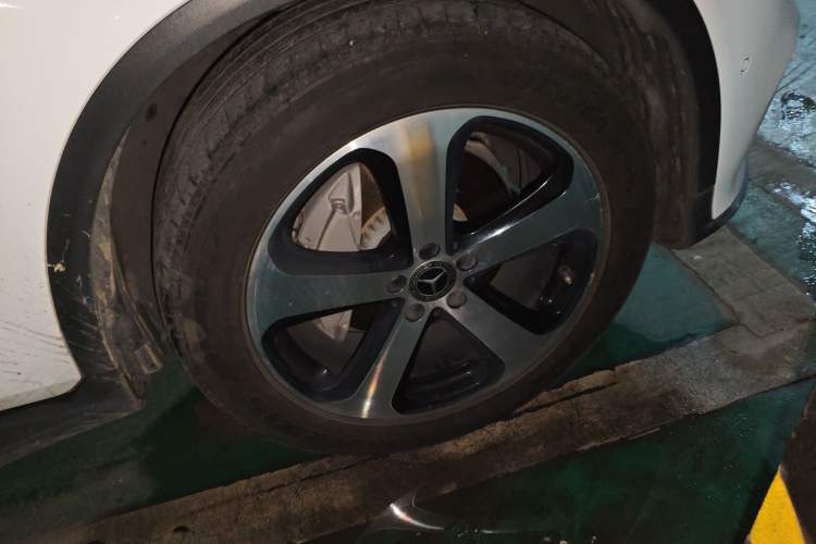 Used Mercedes-Benz GLC 2019 GLC 260 L 4MATIC Luxury Model Right Front Wheel Hub