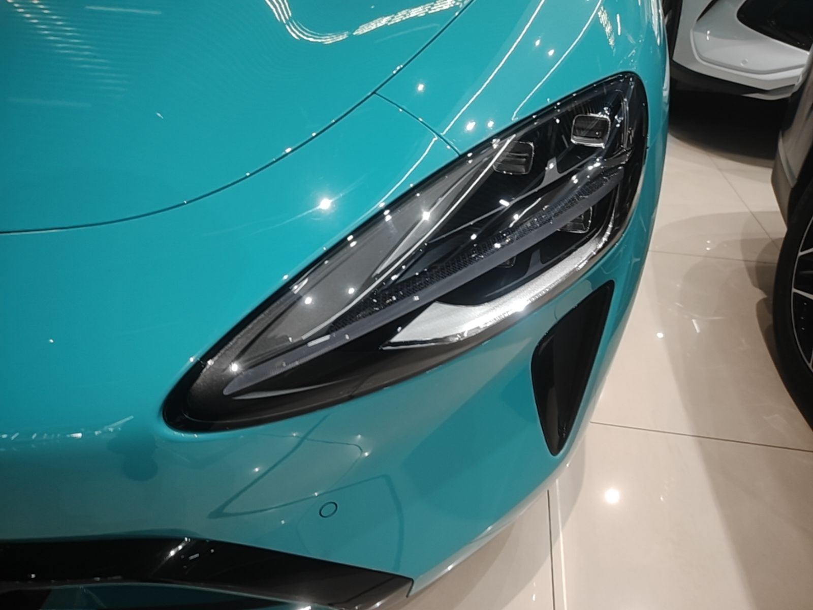 Xiaomi Auto SU7 2024 Rear-Drive Ultra-Long Range Advanced Pro-Level Intelligent Driving Version — снимка 8
