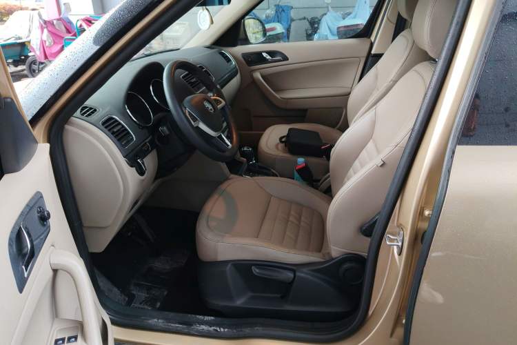 Used Skoda Yeti 2016 1.4TSI DSG Style Edition Left Front Seat