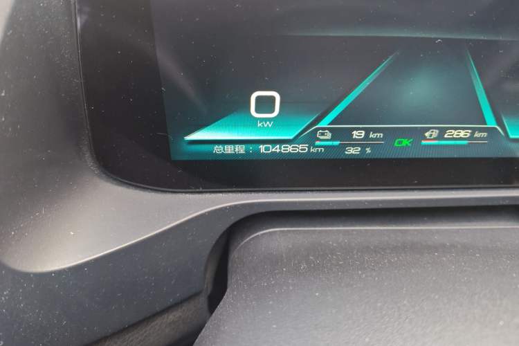 Used BYD Qin Pro New Energy 2018 DM 1.5TI Automatic Smart Connect Elite Model Odometer Close Up