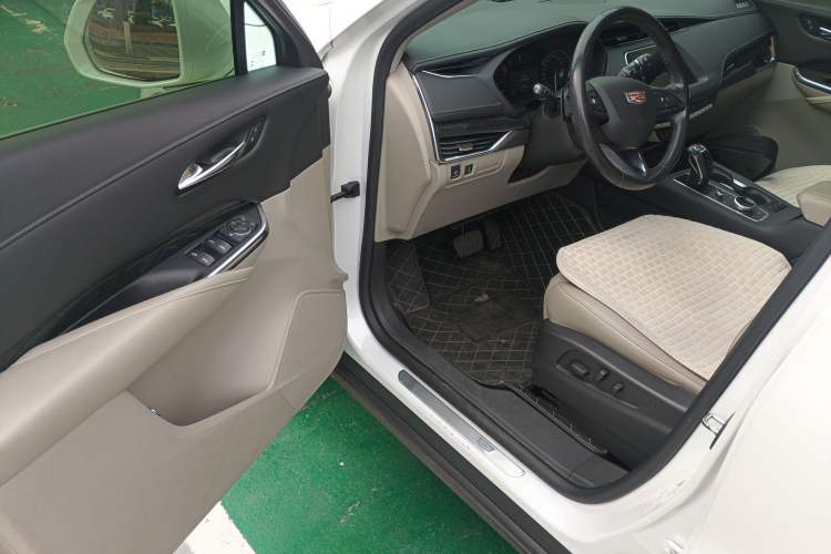 Used Cadillac XT4 2018 28T Two-Wheel-Drive Luxury Model