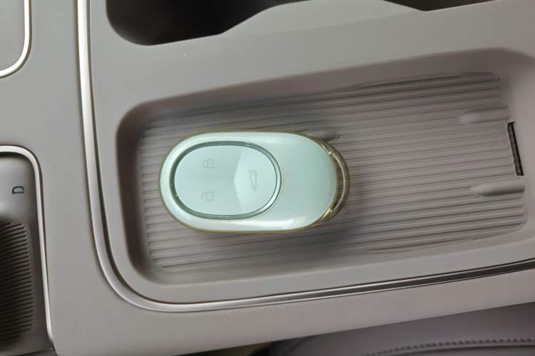 Used Nio ES6 2024 75 kWh
