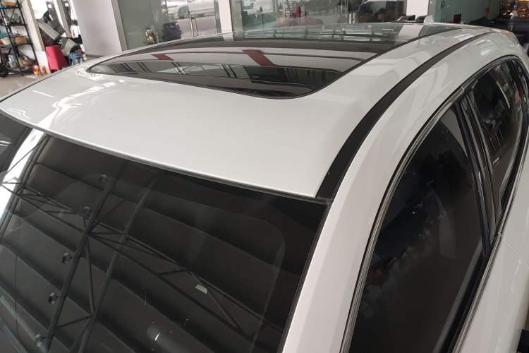 Used CHANGAN UNI-K 2024 2.0T Two-Wheel Drive Global Edition Roof