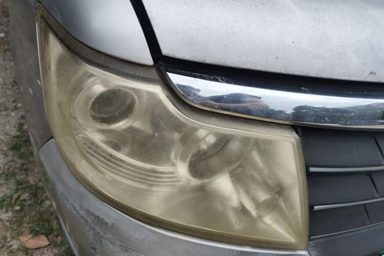 Used Dongfeng Shuaike 2011 1.6L Manual Luxury 7-Seater Right Front Headlight