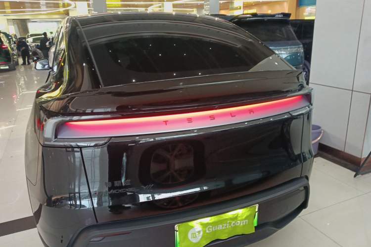 Used Tesla Model Y L 2025 Model Long-Range All-Wheel-Drive Version Rear