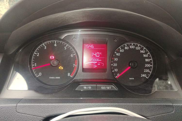 Used Volkswagen Santana 2015 1.6L Manual Fashion Edition