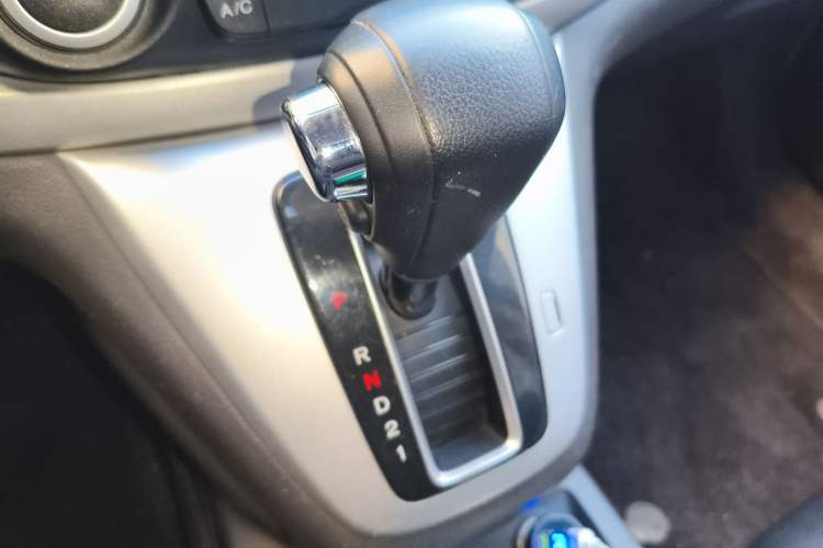 Used Honda CR-V 2012 2.0L two-wheel drive urban version
