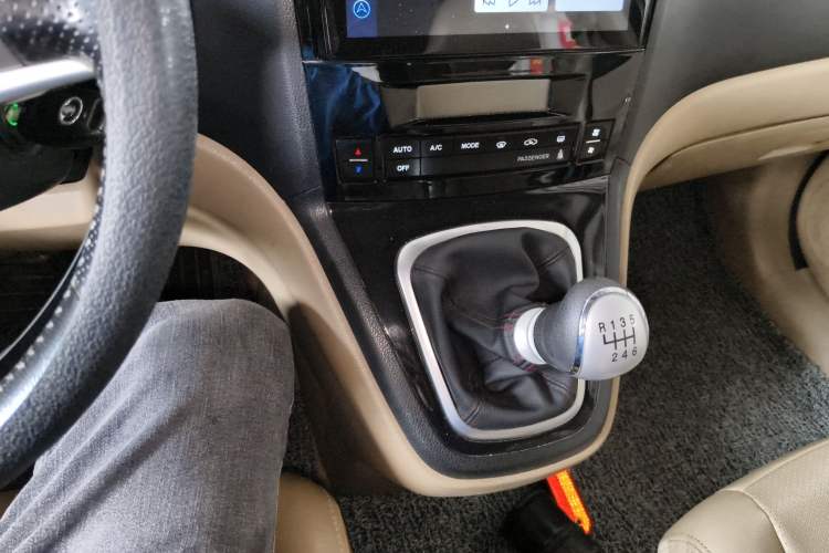 Used Haval H6 2012 1.5T Manual Two-Wheel Drive Elite Model
