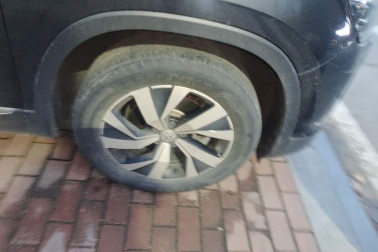 Used Volkswagen Tayron 2020 330TSI Two-Wheel Drive Luxury Smart Connectivity Version Right Front Wheel Hub