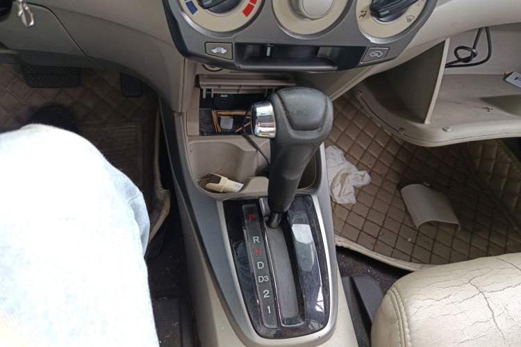Used Honda City Classic 2011 1.5L Automatic Elite Edition Gear Lever