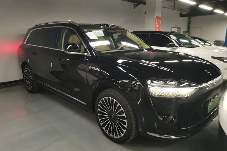 Used Hima AITO M9 2025 Extended-Range Ultra Version 52 kWh 6-Seater Front Right 45 Deg