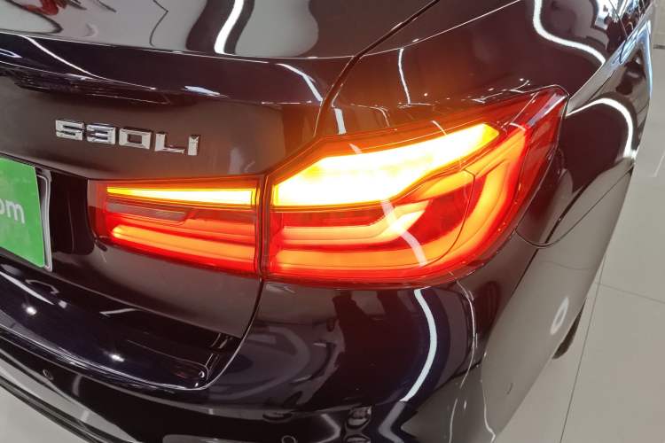 Used BMW 5 Series 2019 530Li Leading Model M Sport Package
