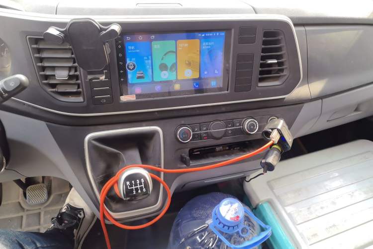 Used SAIC MAXUS Xintu V80 2021 2.0T Manual Classic Aoyuntong 127 PS Mid-axle Mid-roof 6/7/8/9-Seater
