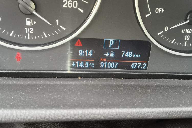 Used BMW X1 2018 sDrive18Li Fashion Model Odometer Close Up