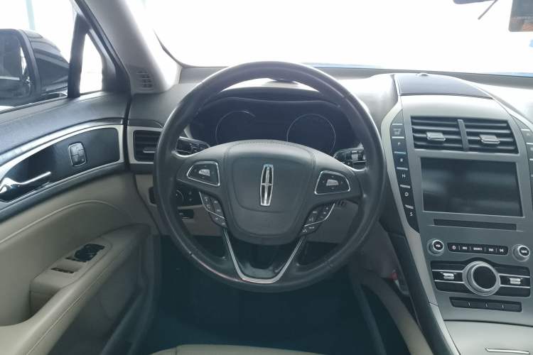 Used Lincoln MKZ 2019 2.0T Luxury Edition China VI Standard Steering Wheel