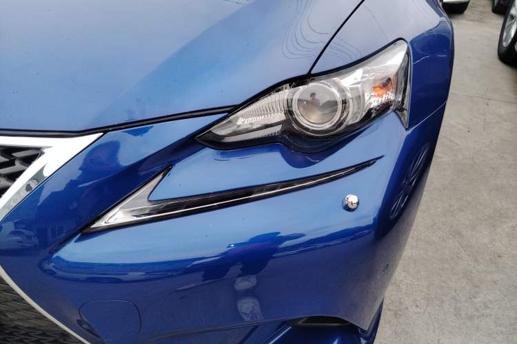 Used Lexus IS 2015 200t F SPORT

