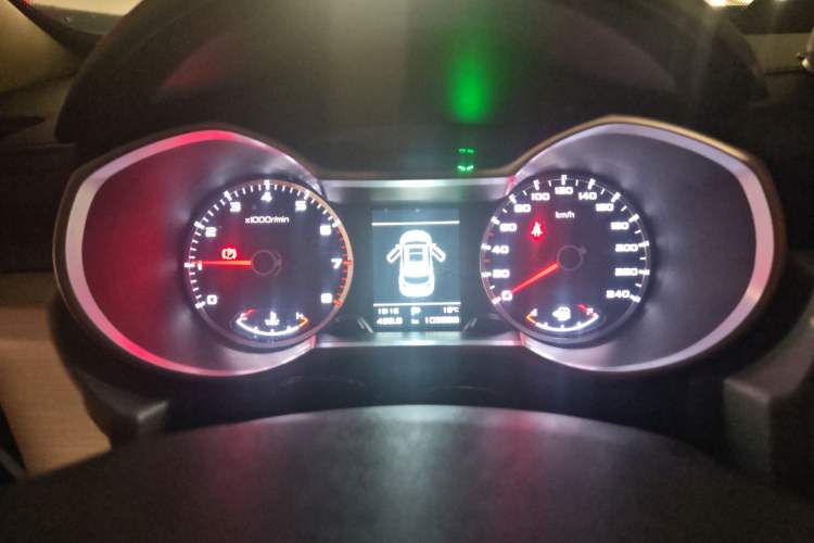 Used Geely Auto Emgrand X7 Sport 2018 1.8TD Automatic Two-Wheel Drive ZhiZun Model with 4G Connectivity