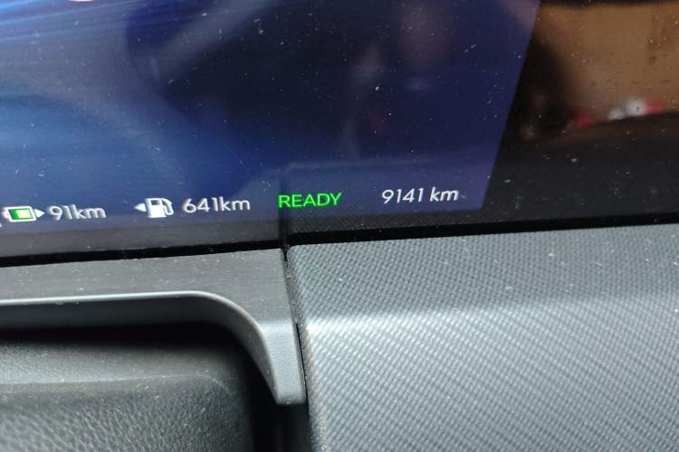 Used Buick GL8 New Energy 2025 Lu Shang Luxury Edition 7-Seater Odometer Close Up