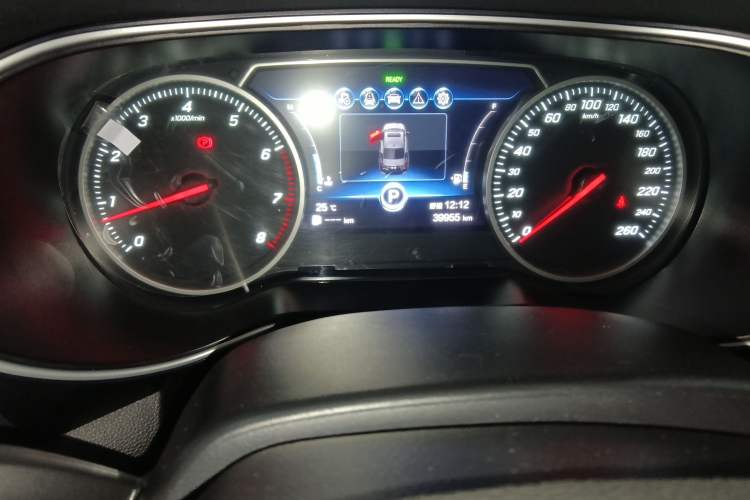 Used Hongqi H5 2022 Classic Model Facelift 1.8T Automatic Smart Connect Flagship Edition Instrument Cluster