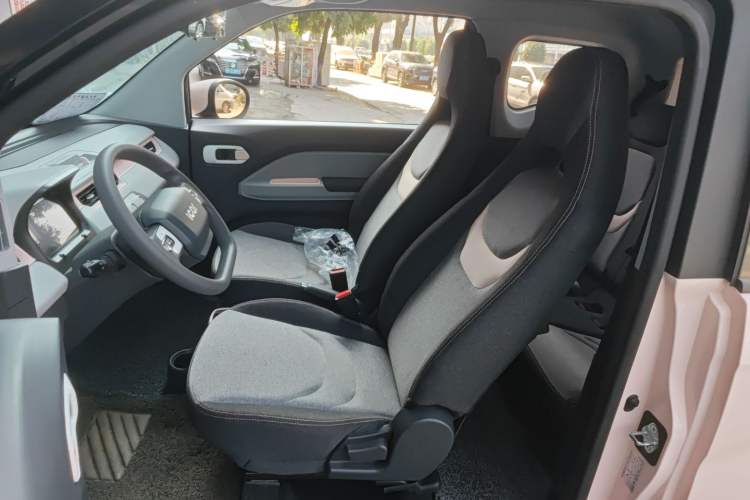 Used Chery QQ Ice Cream 2022 170km Sundae Phosphate Lithium-Ion
