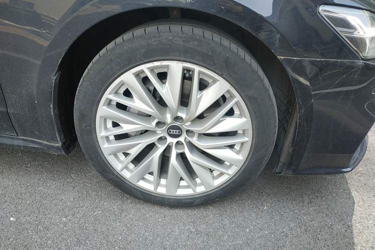 Used Audi A7L 2024 45TFSI S-line Dream-Building Edition Flow Crystal Package