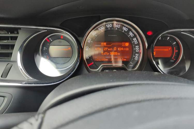 Used Citroen C5 2010 2.3L Automatic Luxury Edition Odometer Close Up