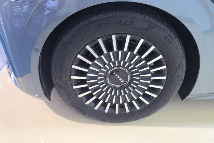 Used Zeekr 009 2024 Six-Seat Executive Version 4WD 108 kWh Exterior 4