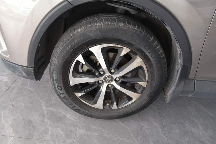 Used Toyota RAV4 2016 2.0L CVT Two-Wheel Drive Fashion Edition China V Standard Left Front Wheel Hub