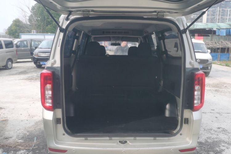 Used Dongfeng Fengon 380 2022 1.5L Comfort-Class Passenger Vehicle (Steel Spring) with 5 Seats