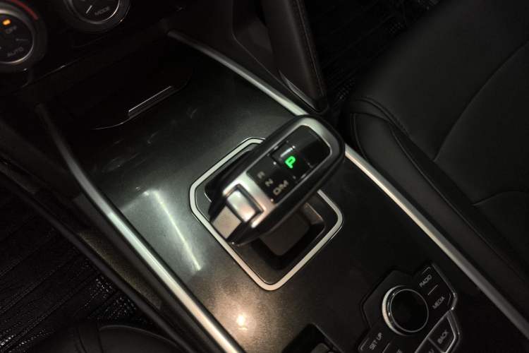 Used Haval H6 2018 Red-Label Sport Edition 1.5T Automatic Two-Wheel Drive Elite Model Gear Lever