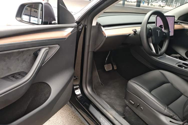 Used Tesla Model Y 2021 Standard Range Rear-Wheel Drive Version