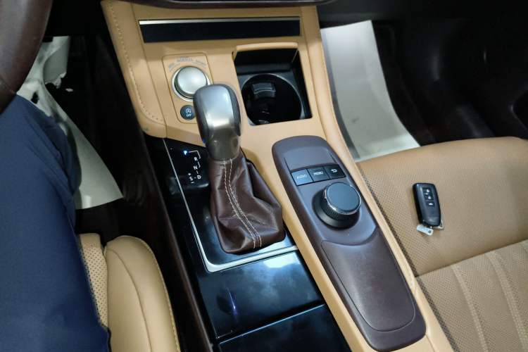 Used Lexus ES 2015 200 Elite Edition
