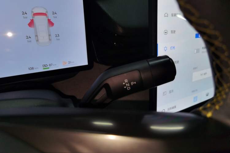 Used Lynk & Co 08 EM-P 2025 220 km All-Wheel-Drive Performance Halo