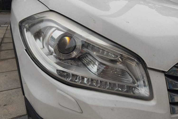 Used Suzuki S-Cross 2014 1.6L CVT Two-Wheel Drive Elite Version
