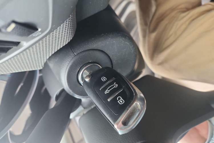 Used Chevrolet Cruze 2014 1.6L SL Millionth Anniversary Edition MT
