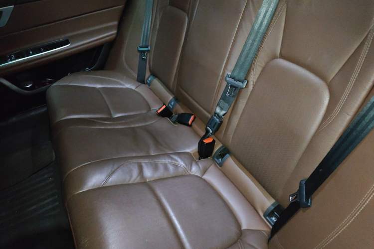 Used Jaguar XFL 2018 XFL 2.0T 250 PS Luxury Edition Left Rear Seat