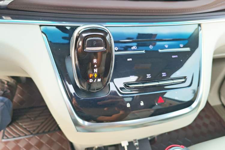 Used Buick GL8 2020 Land Business Class 652T Luxury Model