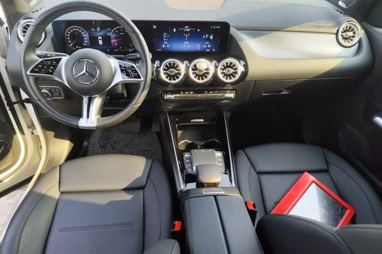 Used Mercedes-Benz GLA 2024 GLA 220 Interior 2