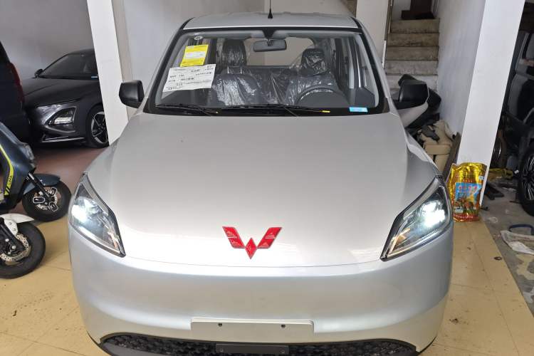 Used Wuling Hongguang New Energy 2024 All-Electric Model 300KM Practical Version