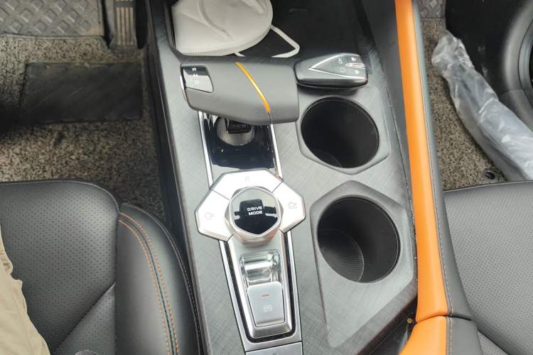 Used CHANGAN UNI-V 2022 1.5T Prestige Version Gear Lever