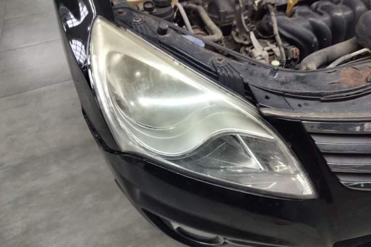 Used Hyundai Celesta 2011 1.6L Automatic Luxury Version Right Front Headlight